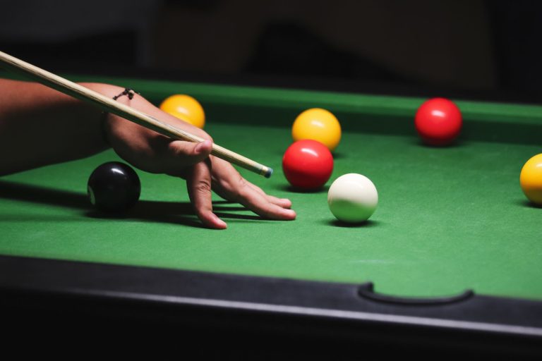 What Cue Does Mark Williams Use?