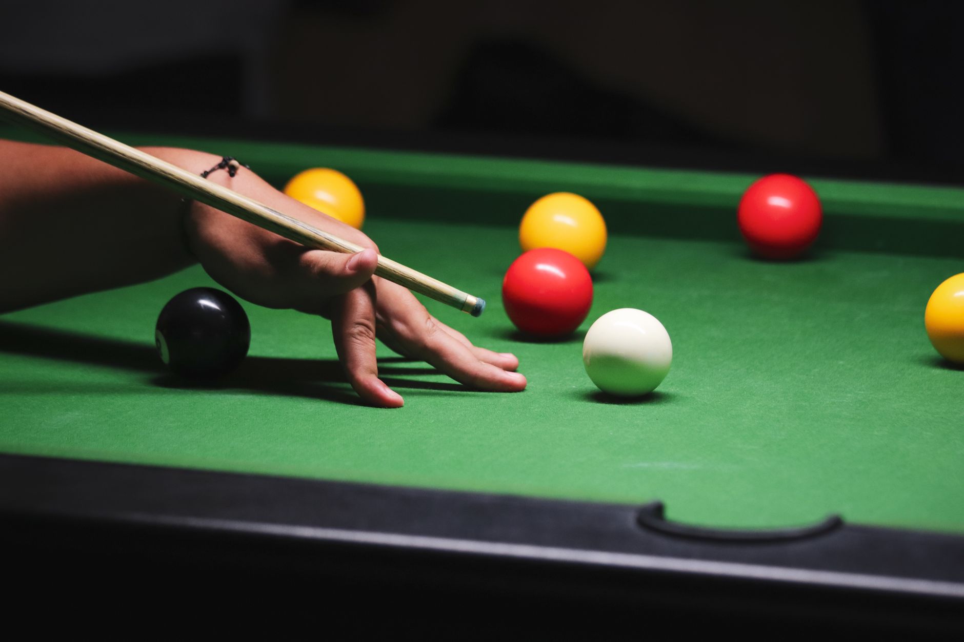 What Cue Does Barry Hawkins Use?