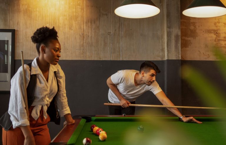 What Cue Does Ronnie O'Sullivan Use?