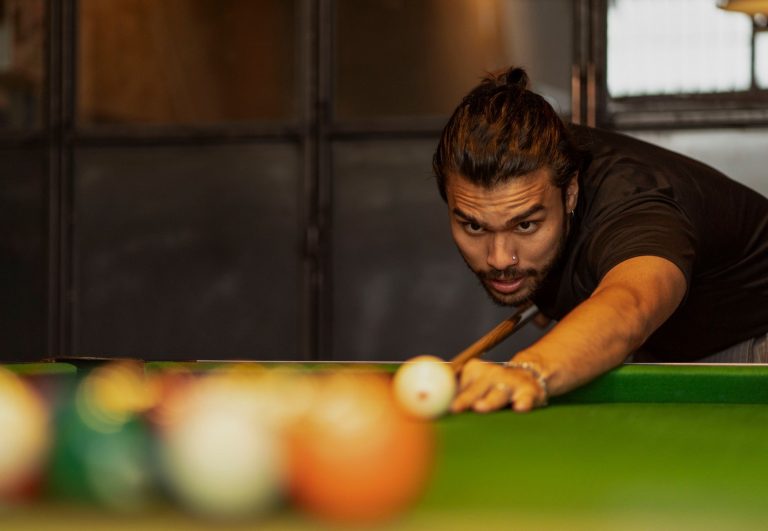 What Cue Does Mark Allen Use?